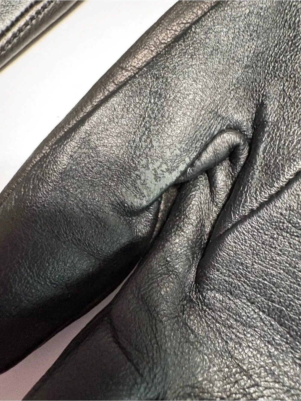 UGG Genuine Leather Shearling Fur Cuff Women's Gloves Black Size M Runs Small